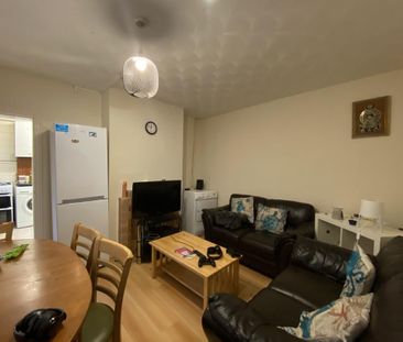 5 bedroom semi-detached house to rent - Photo 1