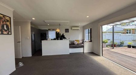 Neat as a Pin! - Photo 2