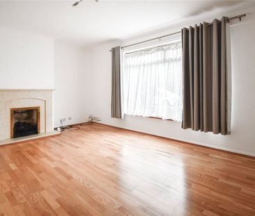 A well presented 3 bedroom chalet style house to rent in Sawston of... - Photo 1