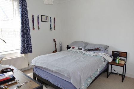 2 bedroom semi-detached house to rent - Photo 4