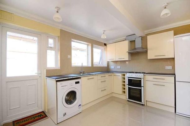 Longmead Road, Tooting, SW17 - Photo 1