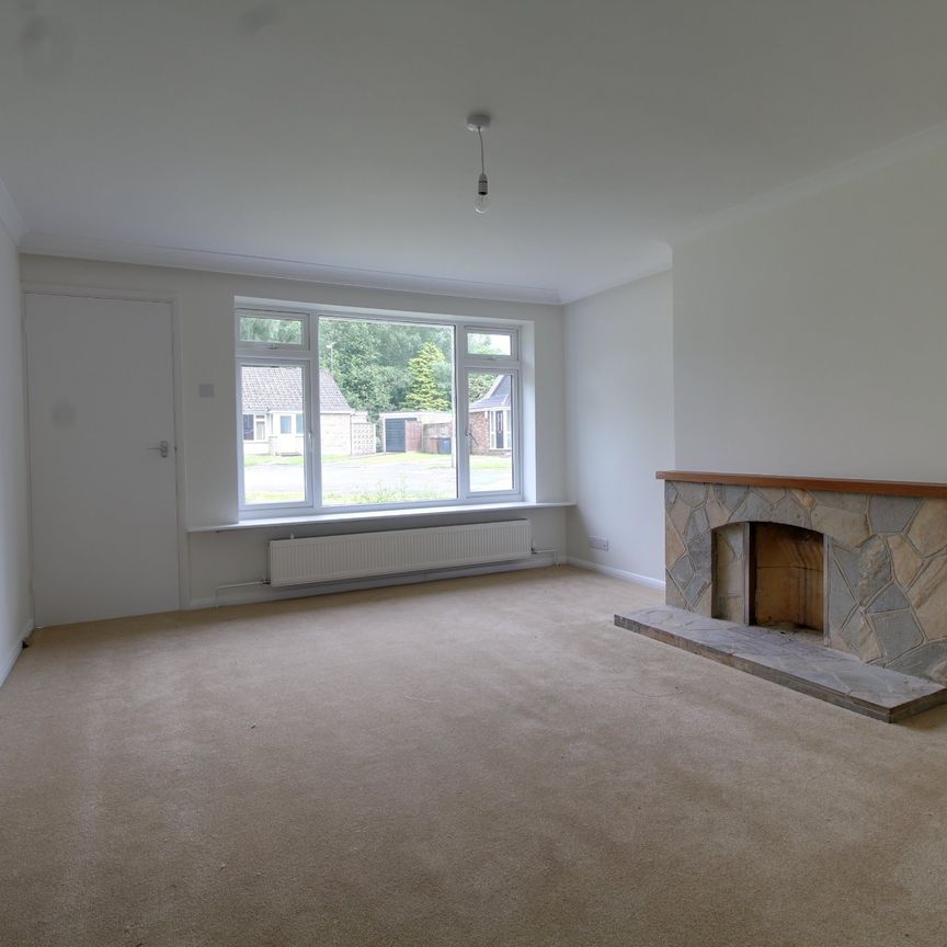 Jubilee Drive, Ash Vale, Aldershot, GU12 - Photo 1