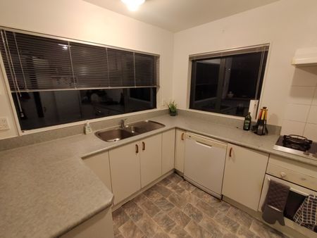 91b Moorefield Road, Johnsonville - Photo 4