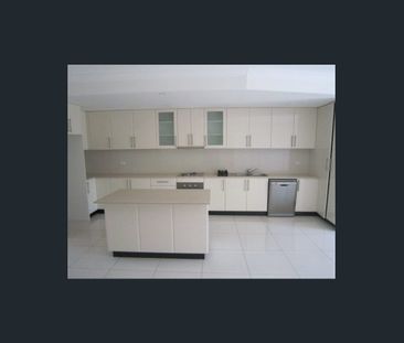 2 Bedroom Townhouse in Prime North Parramatta Location - Photo 5