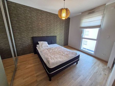 Location Appartement 4 pièces 119m² BOURGOIN JALLIEU 38300 - Photo 3