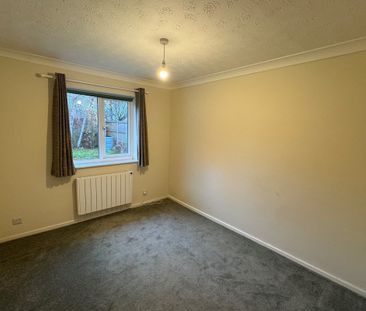 Gorse Close - Photo 2