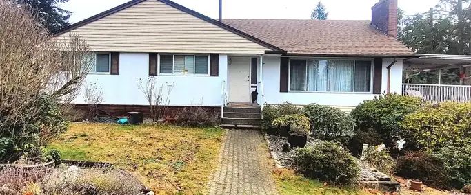 RENOVATED 3BR 1.5BA+ storage room Main fl Central Lonsdale 1300ft^2 (North Van) | 2240 Saint Andrews Avenue, North Vancouver - Photo 1