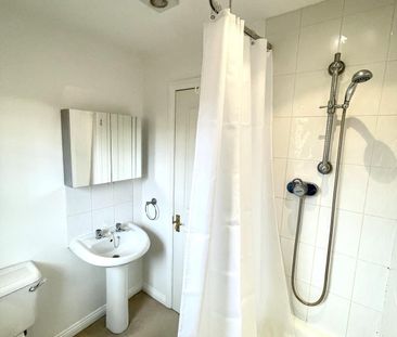 2 bed End of Terrace in Canal Way , Hinckley, LE10 0DE - Photo 4