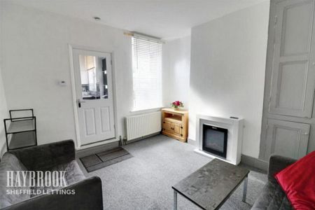 3 bedroom terraced house to rent - Photo 2