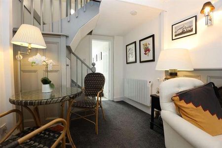 The Limes, Cowbridge, Vale Of Glamorgan, CF71 - Photo 4