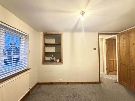2 Bedroom House - Mid Terrace To Let - Photo 5