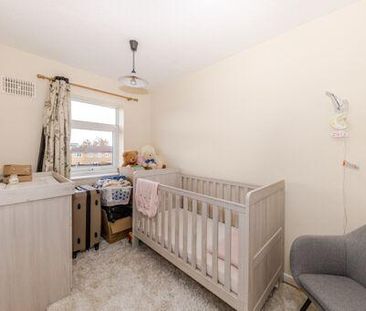 2 bedroom semi-detached house to rent - Photo 6