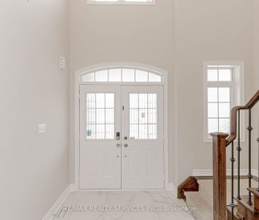 Detached Home For Lease | N8141722 - Photo 5