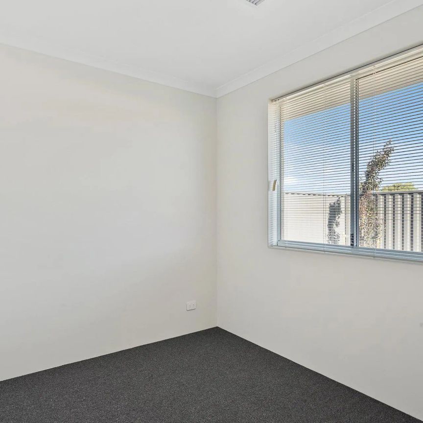 17 Kelston Approach, - Photo 1