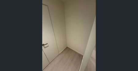 Modern 2 Bedroom 2 Bathroom Split-Level Apartment | Spacious, Convenient & Secure Living! - Photo 4