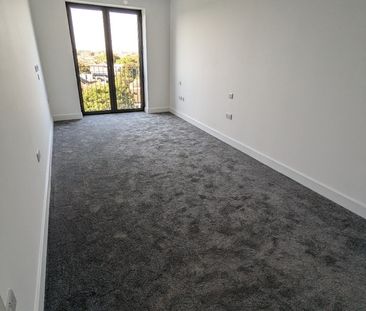 2 Bed Flat, Oto Tower, IG3 - Photo 6