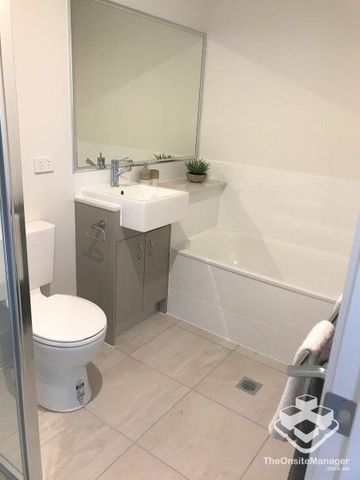 Lovely Modern Townhouses for Rent - Photo 2