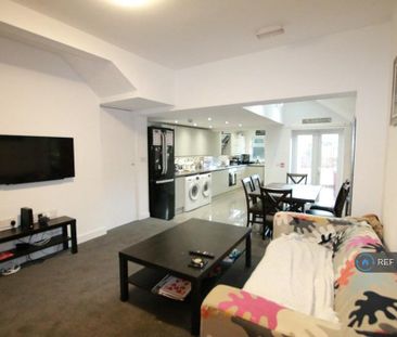 6 bedroom terraced house to rent - Photo 2