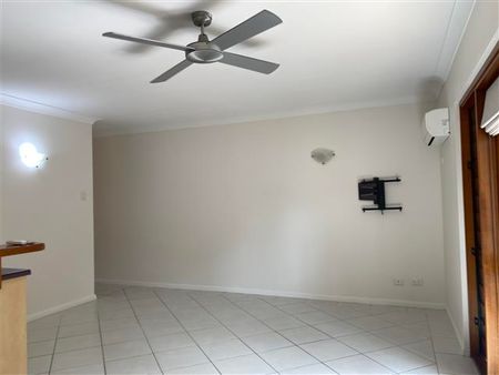 Elegant One-Bedroom Apartment in Palm Cove - Photo 2