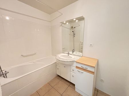 Location Appartement 2 pièces 47m² - Photo 4