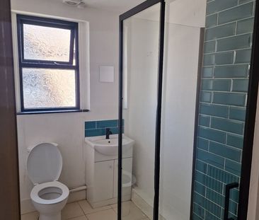 Room in a Shared House, Alton Road, L6 - Photo 5