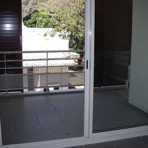 Location Appartement 2 pièces 43m² ST DENIS 97400 - Photo 2