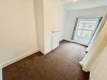 2 bedroom terraced house to rent - Photo 4