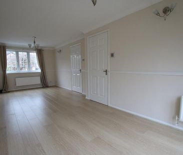 4 bedroom detached house to rent - Photo 4