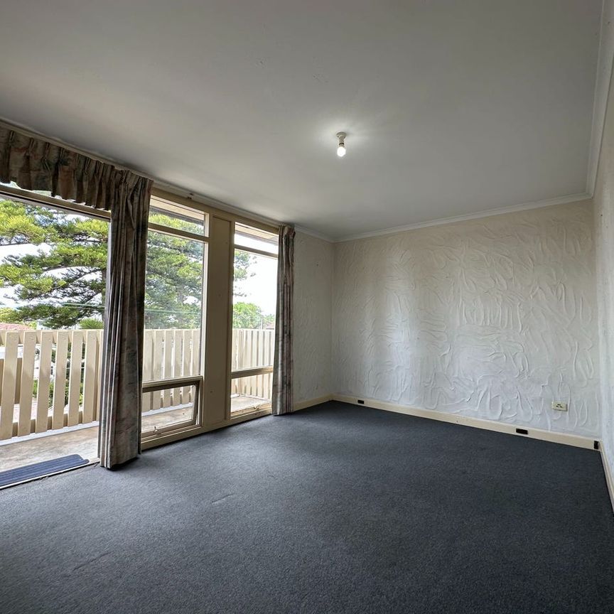 Beachside Living – 2 Bedroom Rental in Prime Glenelg Location - Photo 1