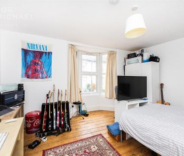 4 bedroom terraced house to rent - Photo 6