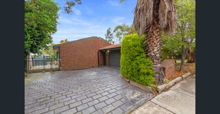 Light-Filled Luxury Home with Pool and Parent Retreat - Photo 3