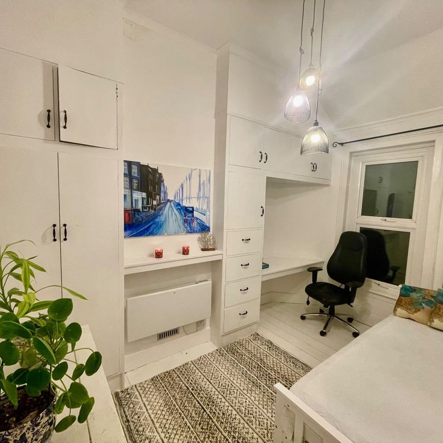 Room in a Shared House, Crown Lane, SM4 - Photo 1