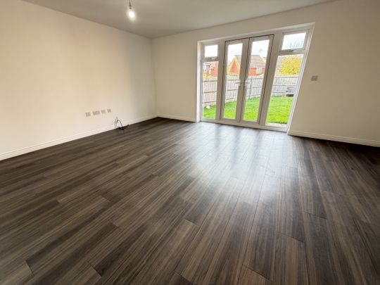 Copperfield Close, Rugby - Photo 1