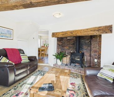 2 bedroom terraced house to rent - Photo 2