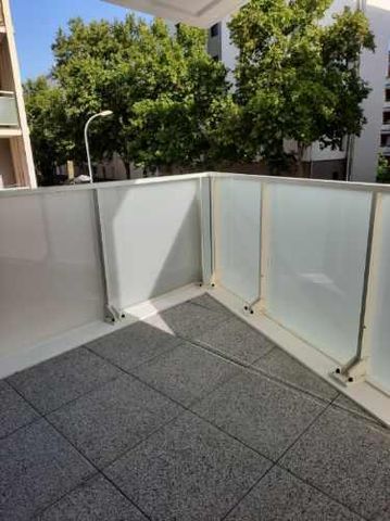 Location Appartement 3 pièces 68m² LYON 8ème - Photo 5