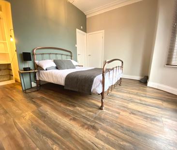 Luxury Room in 2 Bedroom Apartment In the Heart of Heaton Room 2 - Photo 6