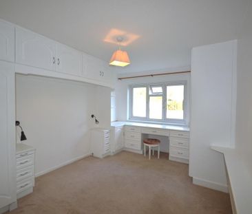 2 bedroom ground floor flat to rent - Photo 2