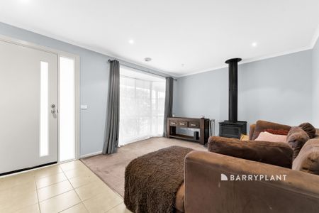 Spacious Family Home in Oatlands Estate - Photo 2
