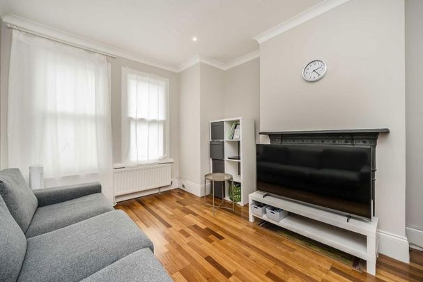 3 bedroom flat to rent - Photo 1