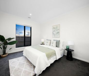 15 Bainbridge Road, Manor Lakes VIC - Photo 4