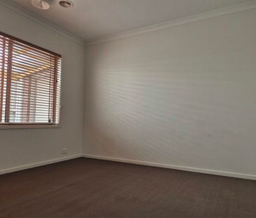 LOCATION AND LARGE FAMILY HOME - Photo 6