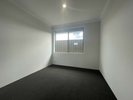 Three Bedroom Dual Living Property! - Photo 3