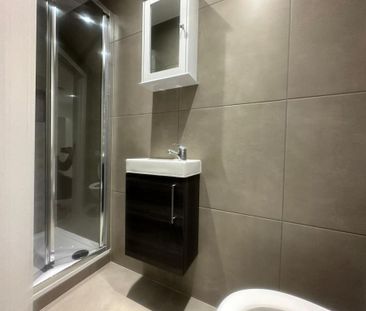 1 bedroom in a flat share to rent - Photo 2