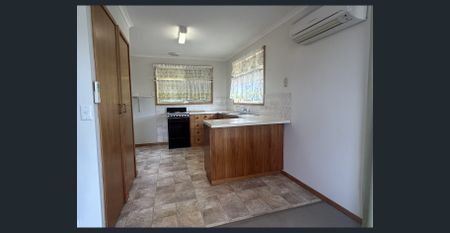 Convienently Located 2 Bedroom Unit - Photo 5