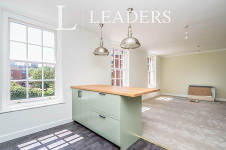 2 bedroom apartment to rent North Street, Gosport, PO12 - Photo 2