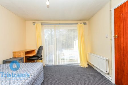 4 bed Semi-Detached House for Rent - Photo 5