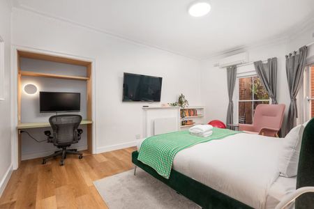 Gorgeous and Light Filled – Furnished by The Yarra - Photo 5