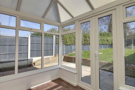 3 bedroom end of terrace house to rent - Photo 2