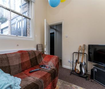 5 bedroom end of terrace house to rent - Photo 1