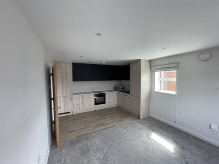 2 bedroom flat to rent - Photo 4
